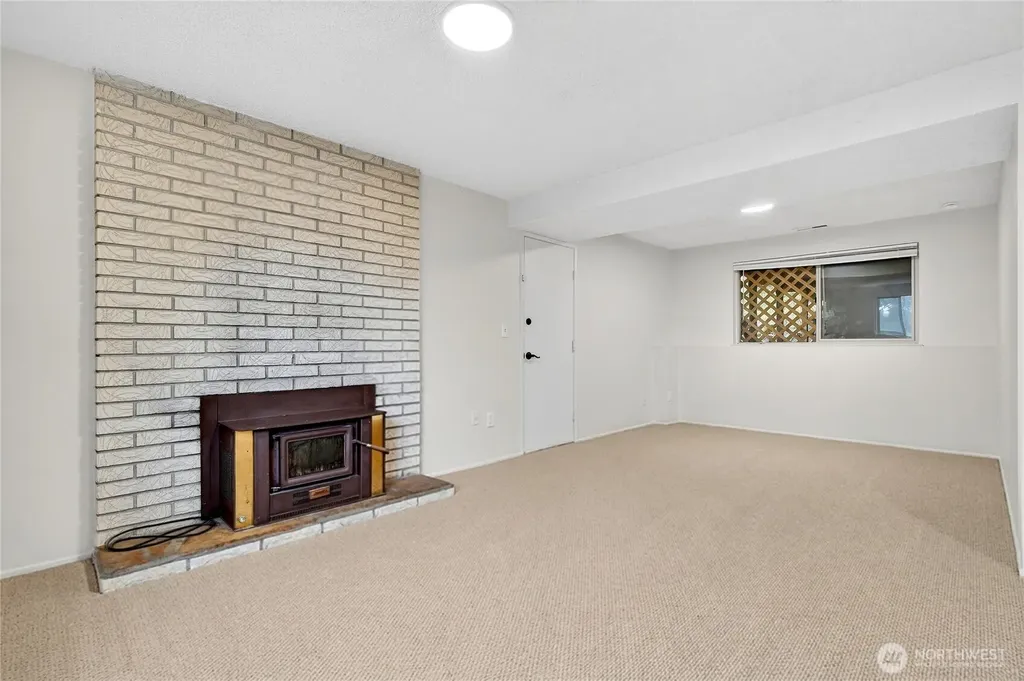 28 Madrona Place Dupont WA 98327