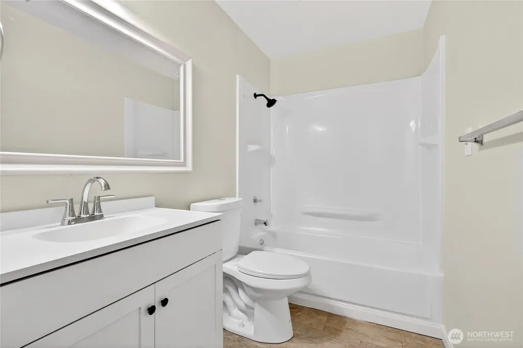 28 Madrona Place Dupont WA 98327
