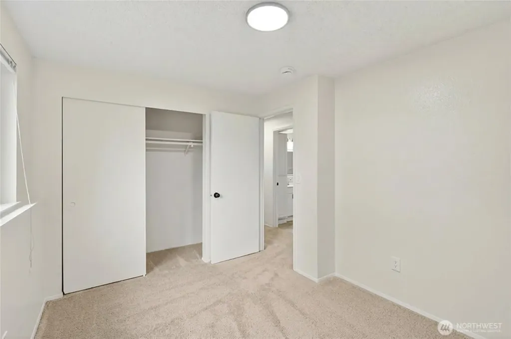 28 Madrona Place Dupont WA 98327