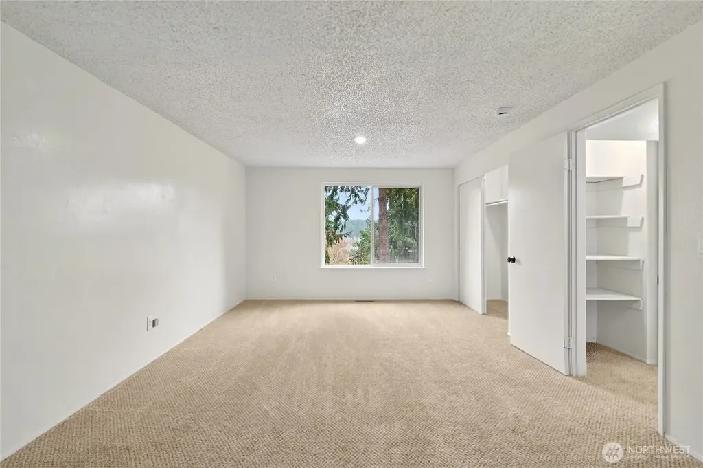 28 Madrona Place Dupont WA 98327