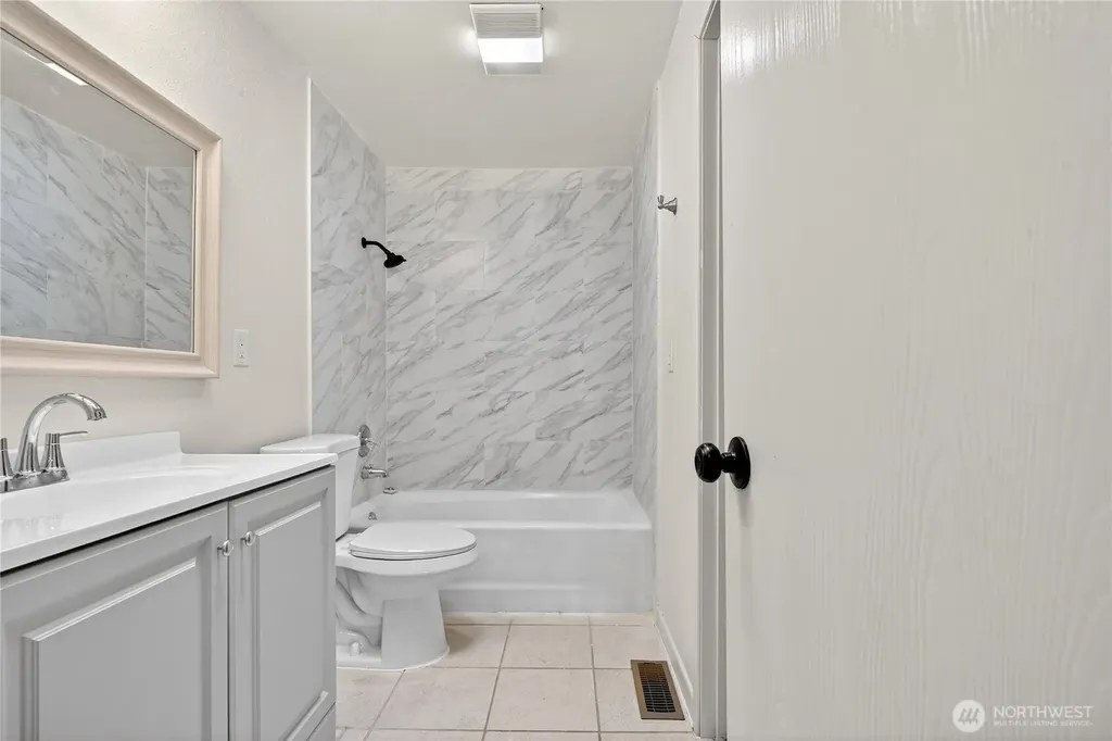 28 Madrona Place Dupont WA 98327