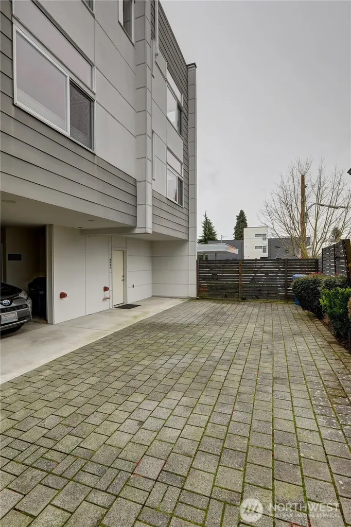 3931 California Avenue SW Seattle WA 94116