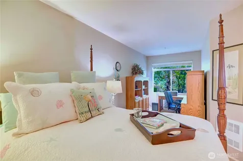 538 241st Lane SE Sammamish WA 98074