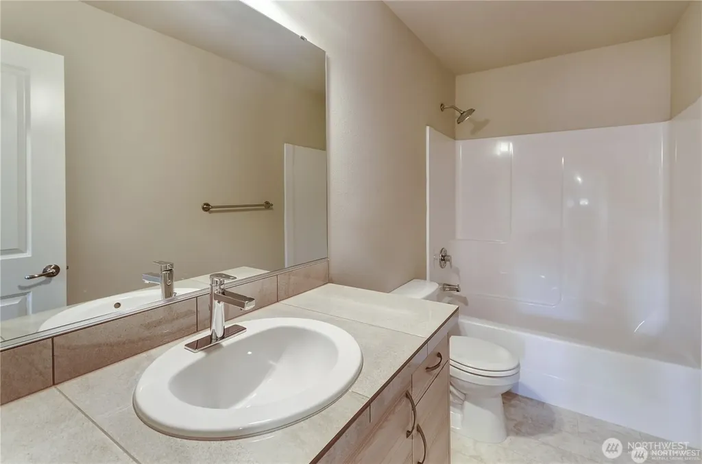 18204 37th Avenue Ct E Tacoma WA 98446
