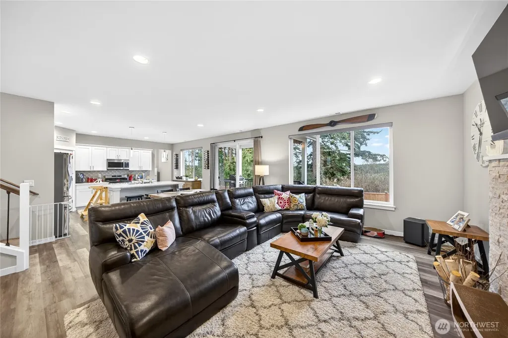 2210 SW Putnam Drive Oak Harbor WA 98277