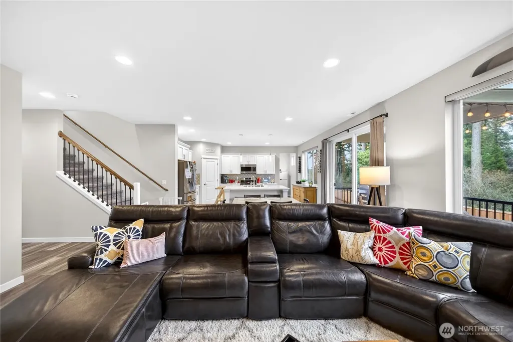 2210 SW Putnam Drive Oak Harbor WA 98277