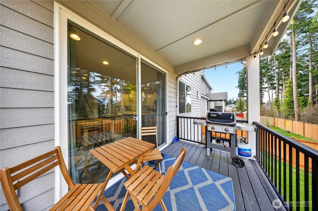 2210 SW Putnam Drive Oak Harbor WA 98277
