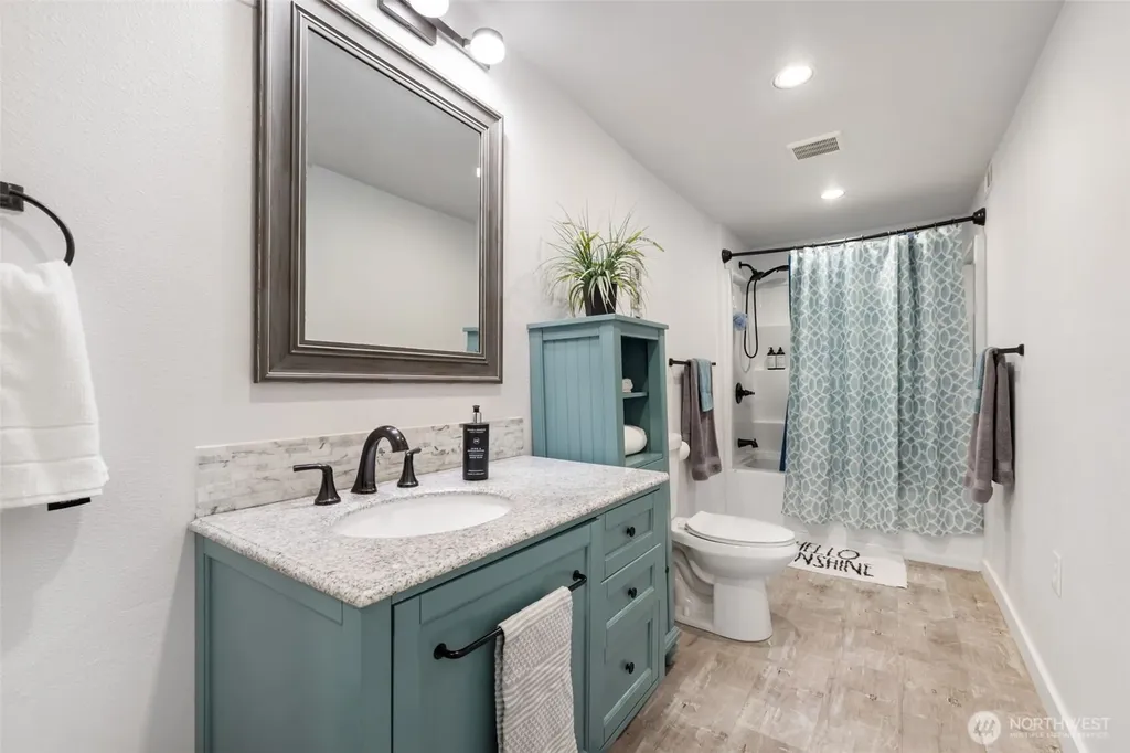 11782 Schold Road NW Silverdale WA 98383