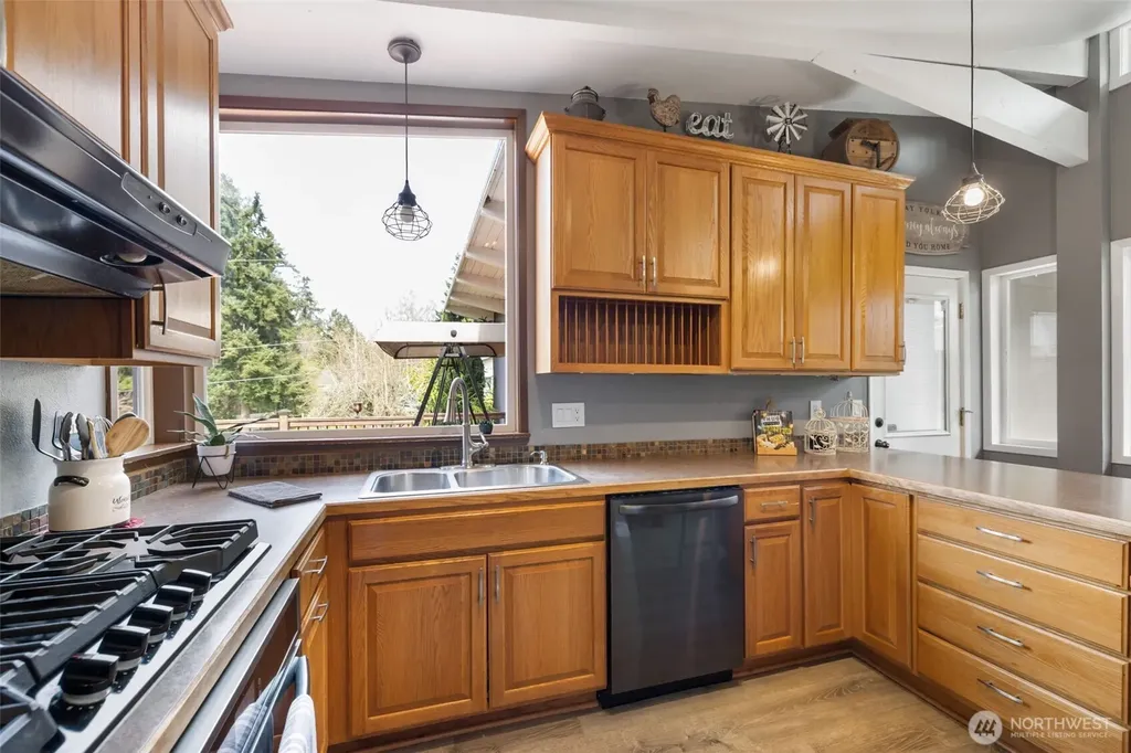 11782 Schold Road NW Silverdale WA 98383
