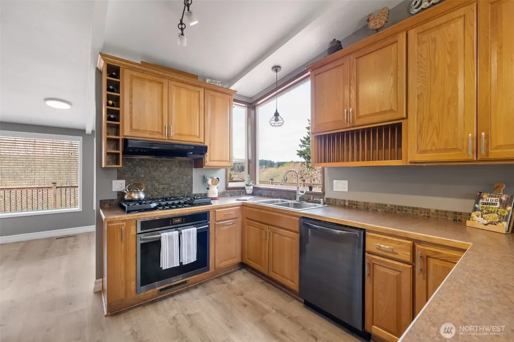 11782 Schold Road NW Silverdale WA 98383