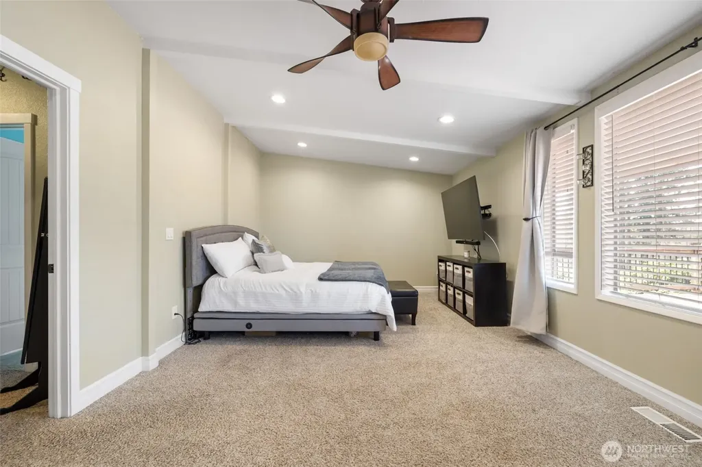 11782 Schold Road NW Silverdale WA 98383
