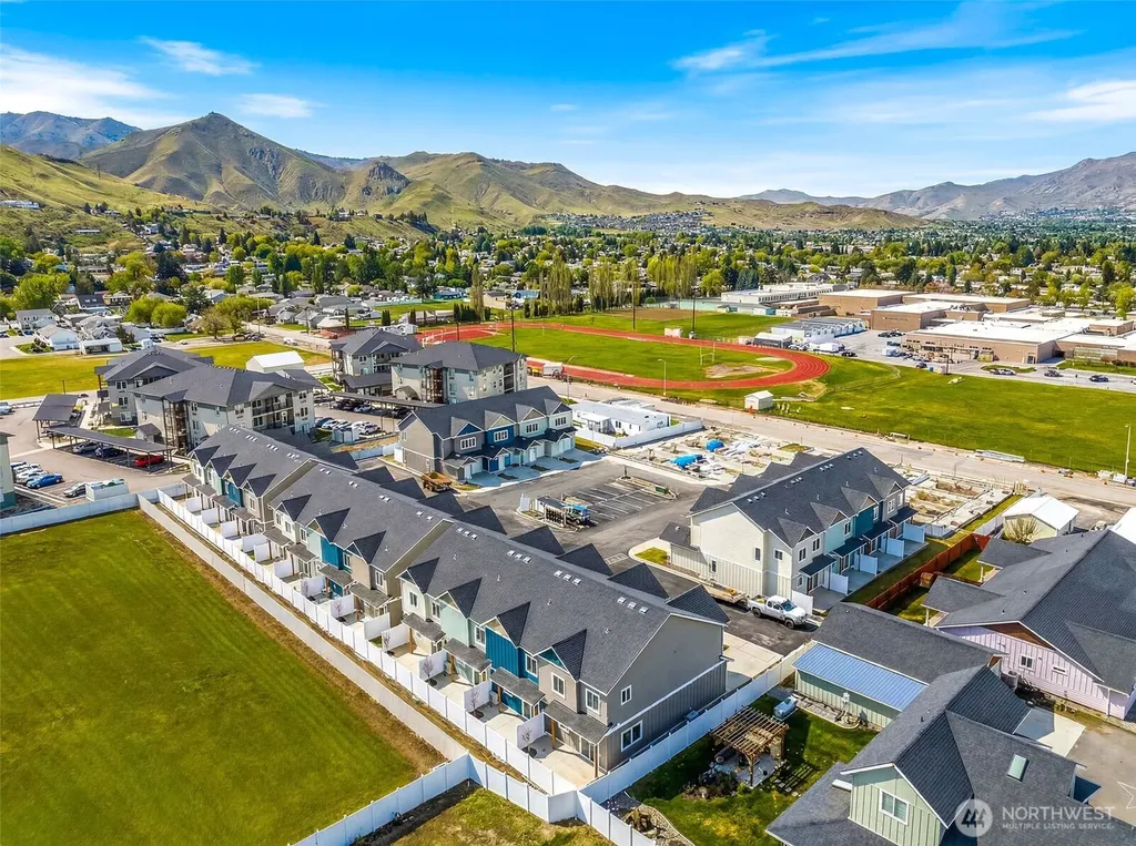 1075 Red Apple Road Wenatchee WA 98801