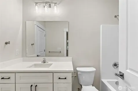 1075 Red Apple Road Wenatchee WA 98801