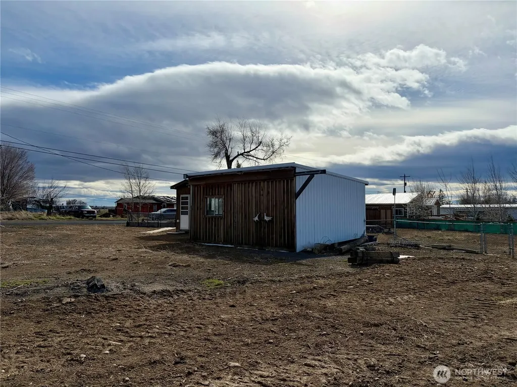 10388 Largent Street NE Coulee City WA 99115