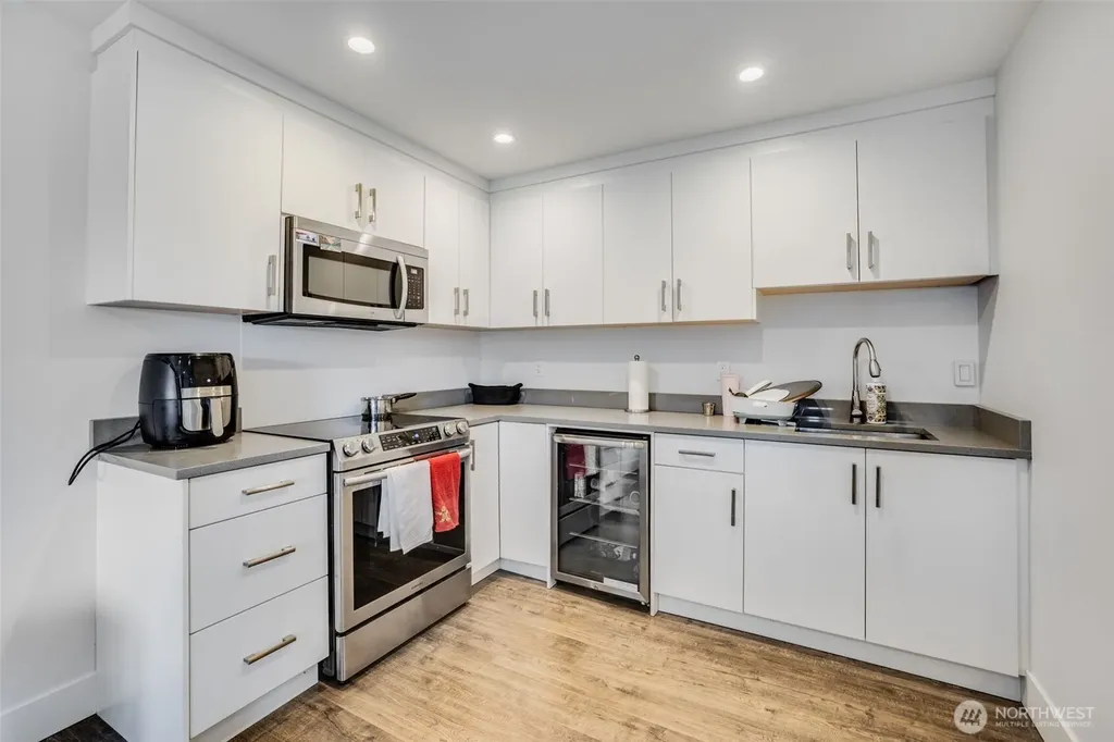 17323 Military Rd S Seatac WA 98188