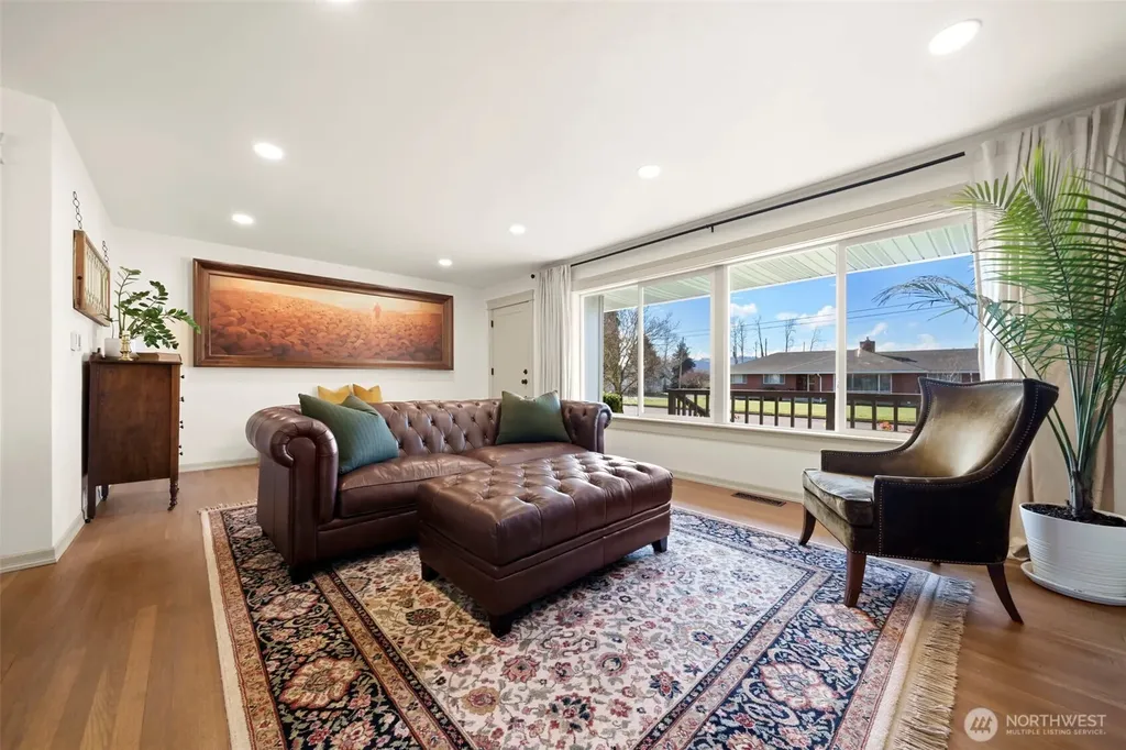 969 B Street Washougal WA 98671
