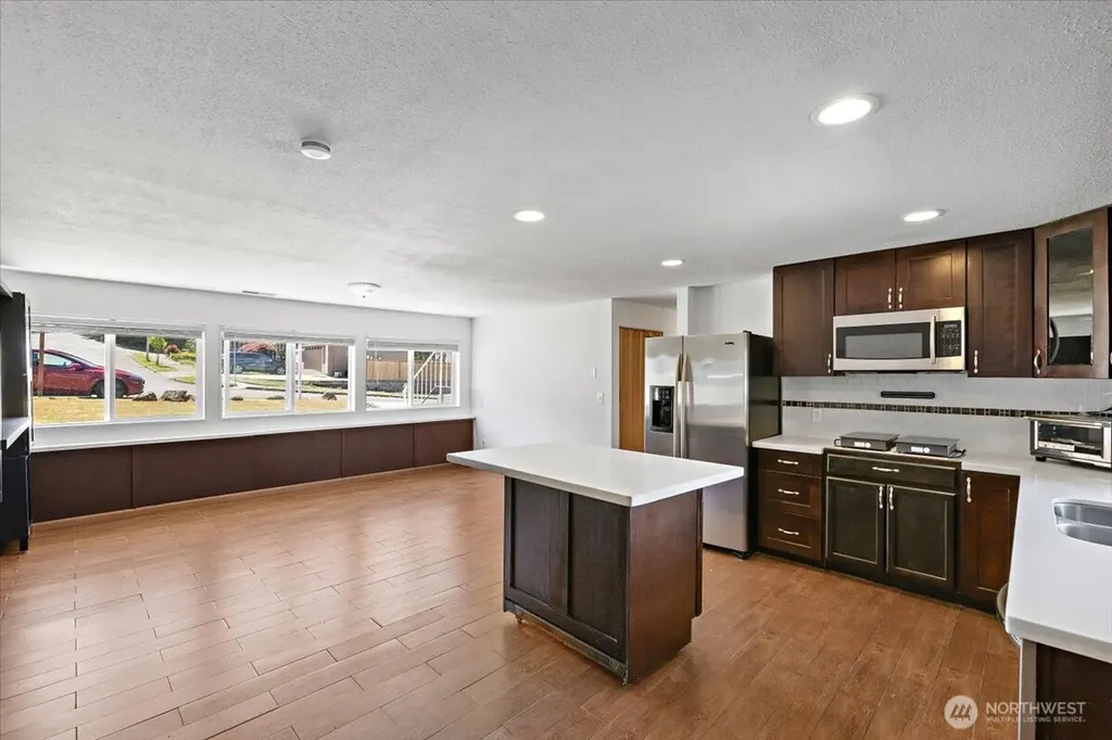 2802 NE 23rd Place Renton WA 98056