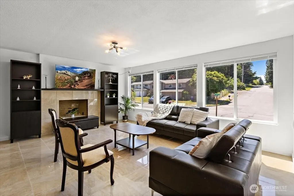 2802 NE 23rd Place Renton WA 98056