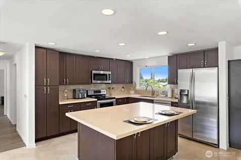 2802 NE 23rd Place Renton WA 98056
