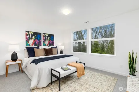 6726 35th Place S Seattle WA 98118