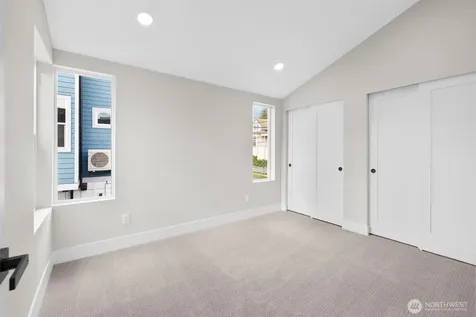 503 NE 42nd Street Seattle WA 98105