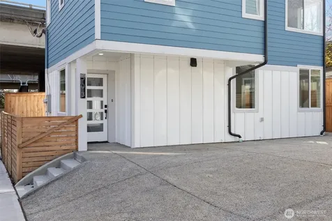 503 NE 42nd Street Seattle WA 98105