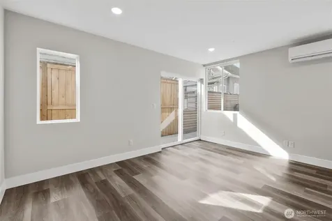 503 NE 42nd Street Seattle WA 98105