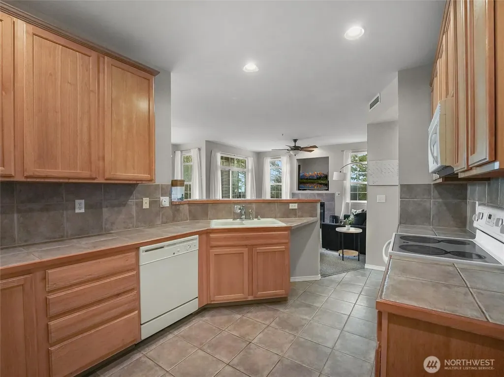 6834 20th St E Fife WA 98424