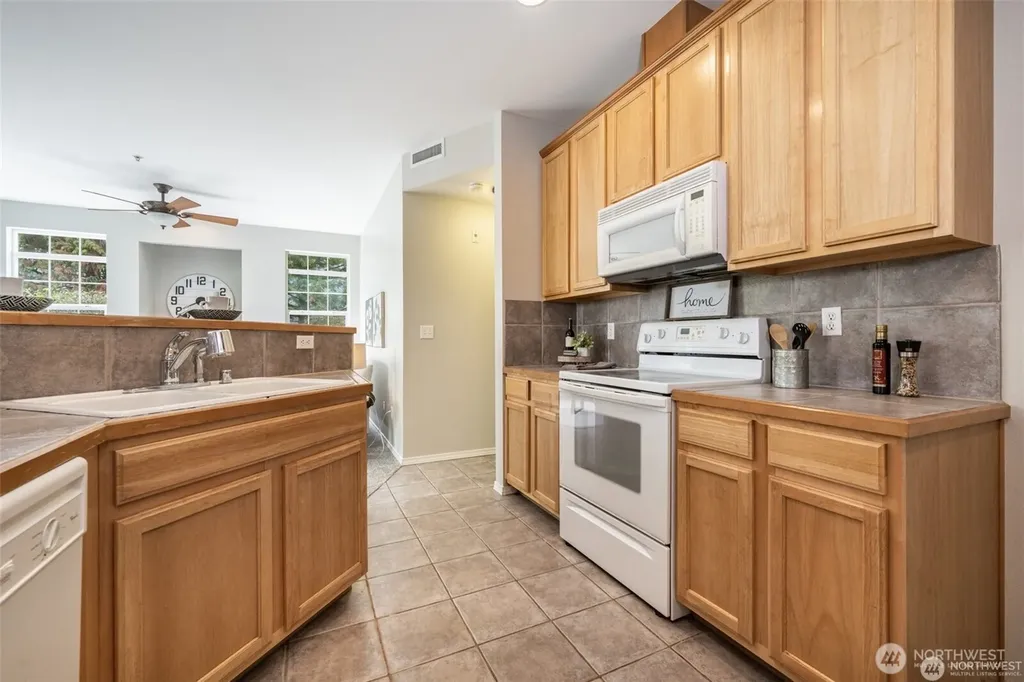 6834 20th St E Fife WA 98424