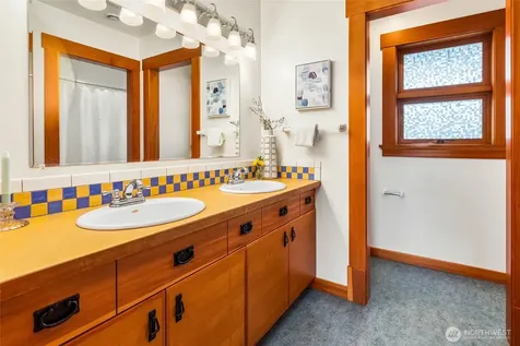 2117 N 36th Street Seattle WA 98103
