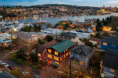 2117 N 36th Street Seattle WA 98103