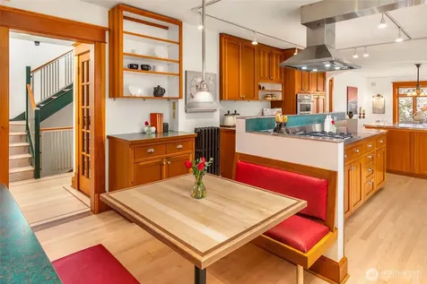 2117 N 36th Street Seattle WA 98103