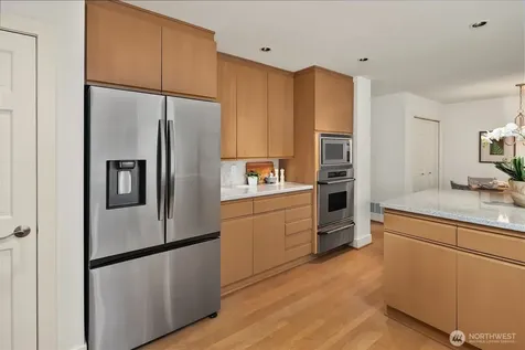 1716 Bellevue Way NE Bellevue WA 98004