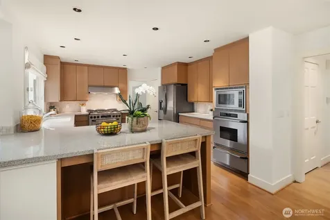 1716 Bellevue Way NE Bellevue WA 98004