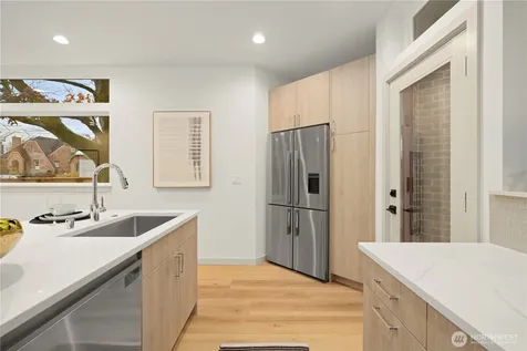 7011 9th Avenue NE Seattle WA 98115