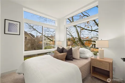 7011 9th Avenue NE Seattle WA 98115
