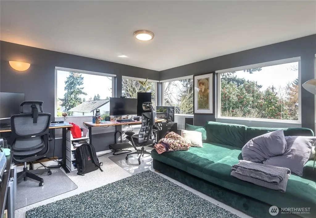 4258 Whitman Avenue N Seattle WA 98103