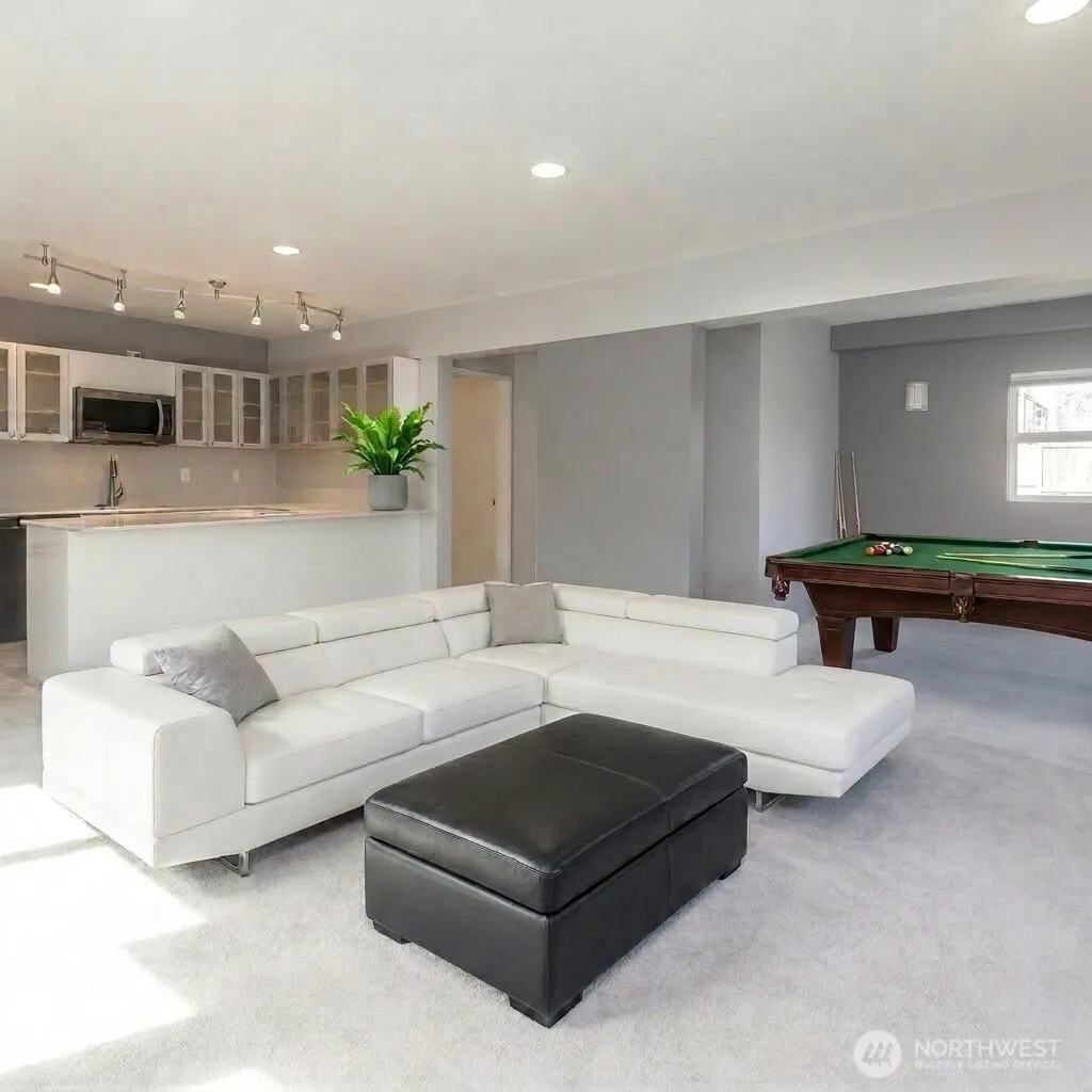 4258 Whitman Avenue N Seattle WA 98103