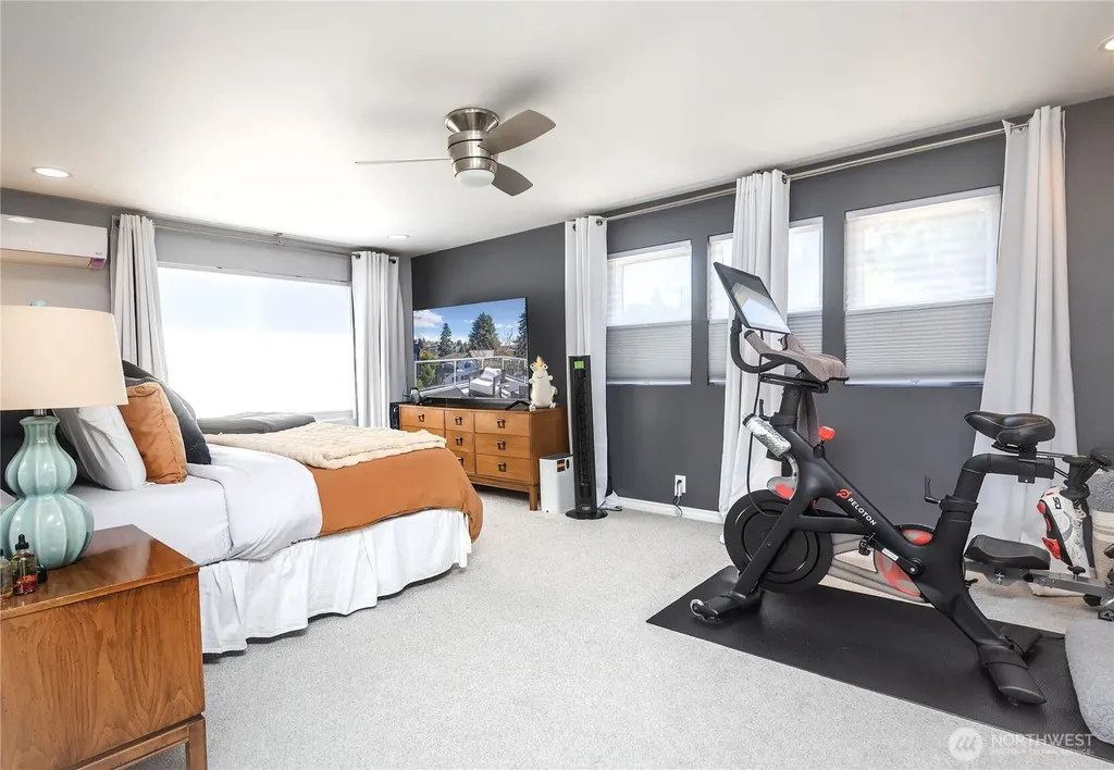 4258 Whitman Avenue N Seattle WA 98103
