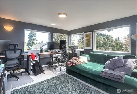 4258 Whitman Avenue N Seattle WA 98103