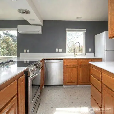 4258 Whitman Avenue N Seattle WA 98103