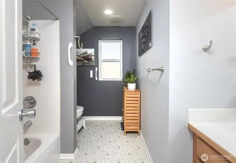 4258 Whitman Avenue N Seattle WA 98103