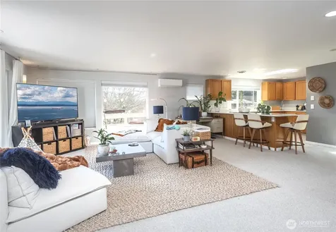 4258 Whitman Avenue N Seattle WA 98103