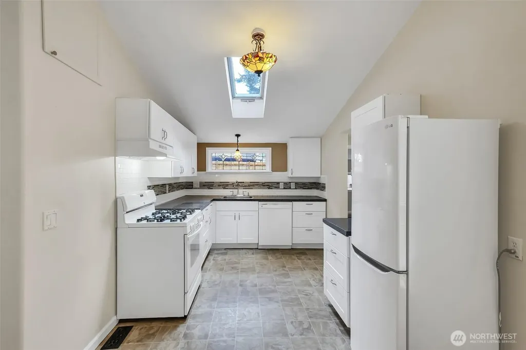 13722 Interlake Avenue N Seattle WA 98133