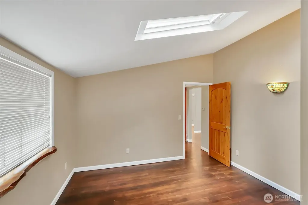 13722 Interlake Avenue N Seattle WA 98133