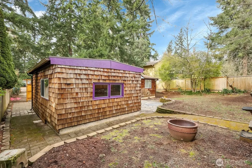 13722 Interlake Avenue N Seattle WA 98133