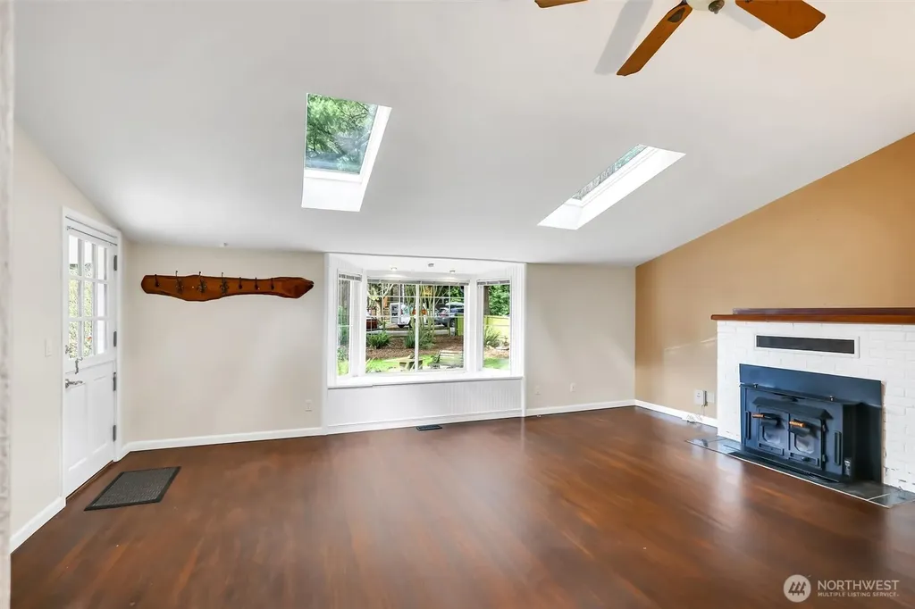13722 Interlake Avenue N Seattle WA 98133