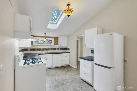 13722 Interlake Avenue N Seattle WA 98133