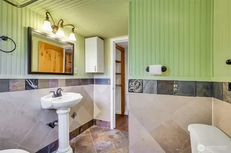 13722 Interlake Avenue N Seattle WA 98133