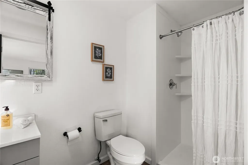 3333 Creek View Court SE Port Orchard WA 98366